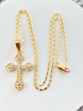 14K Gold Plated rhinestone Cross Pendant with 20” Necklace. New
